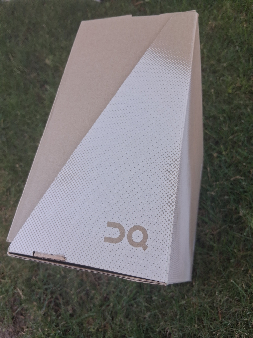 DQ Women's Cream and Tan Fashion Accessory Box